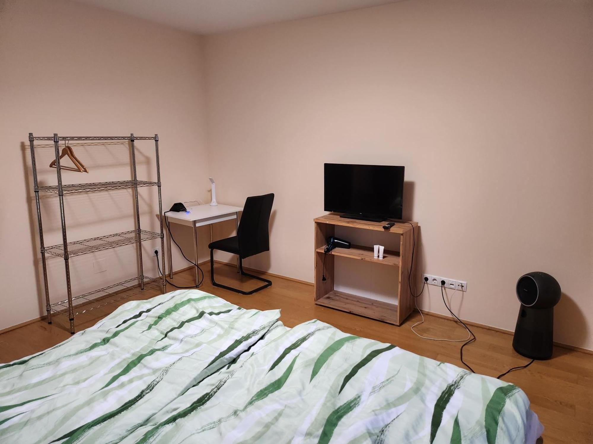 Perchtoldsdorf Schnell-Bahn / Bahnhof Liesing Apartment Luaran gambar