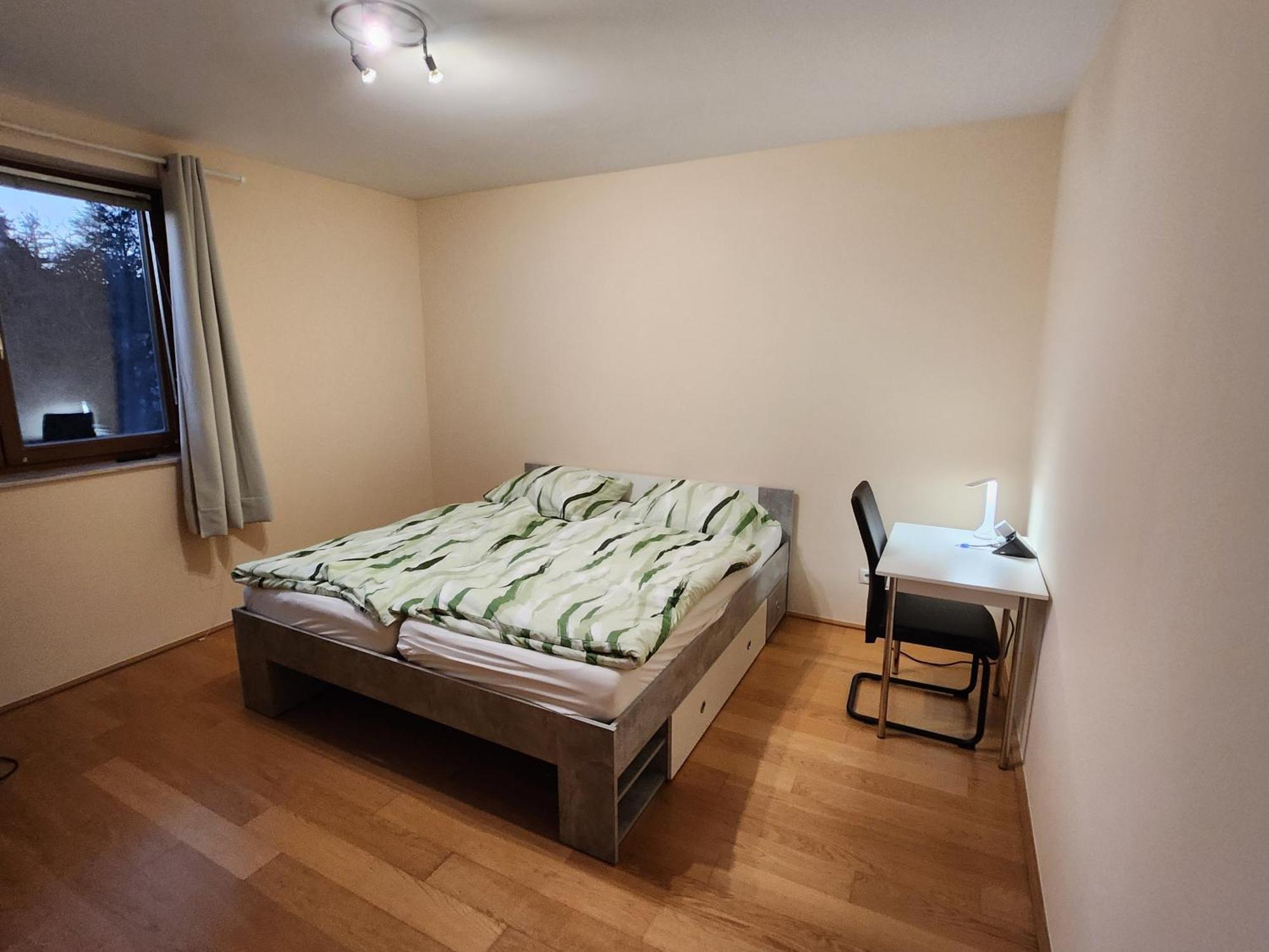 Perchtoldsdorf Schnell-Bahn / Bahnhof Liesing Apartment Luaran gambar